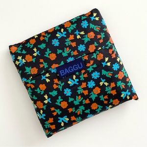 BAGGU • Big Reusable Bag in Black Calico Floral